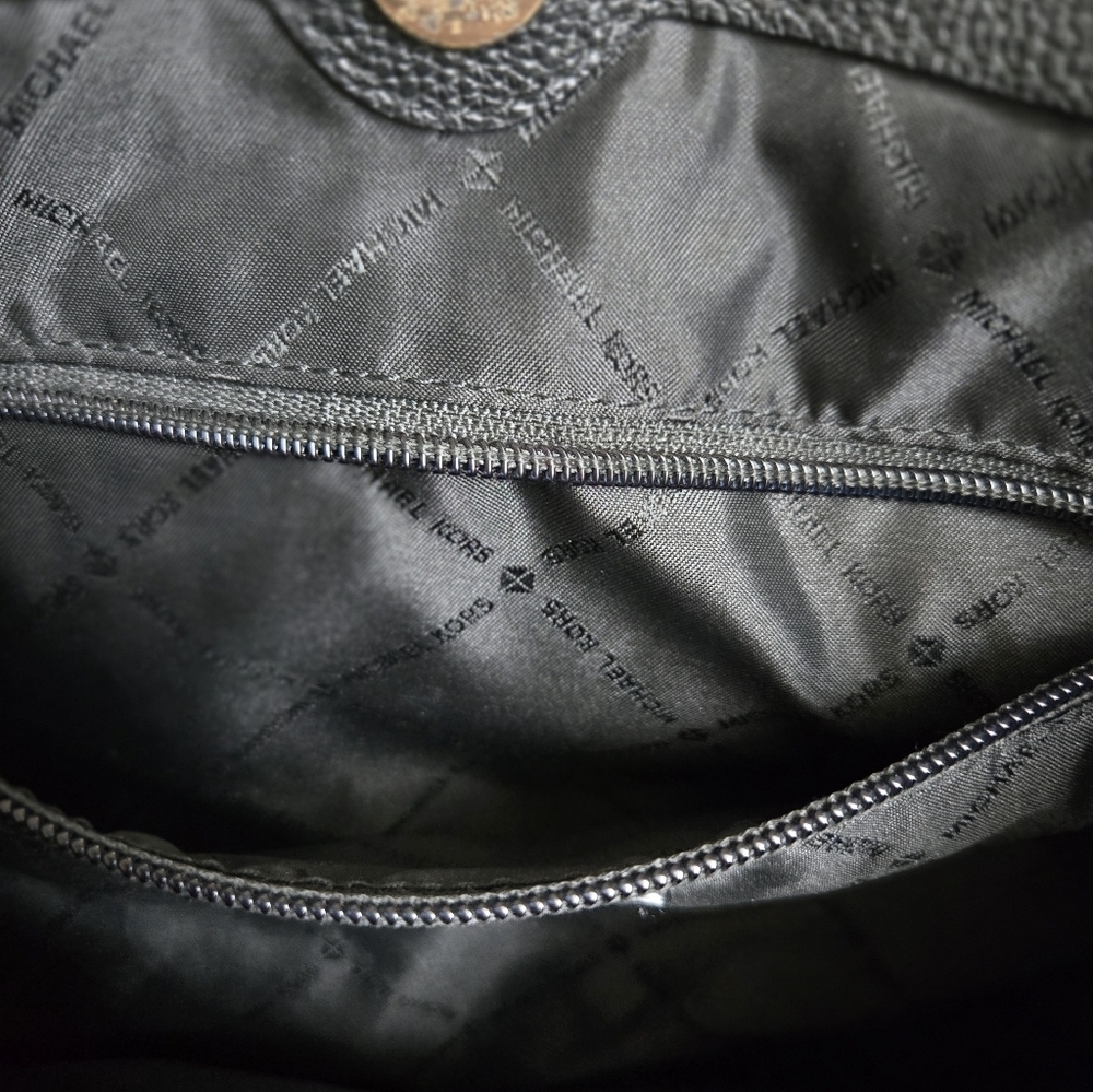 Michael Kors Black Leather Shoulder Bag - Picture 7 of 11